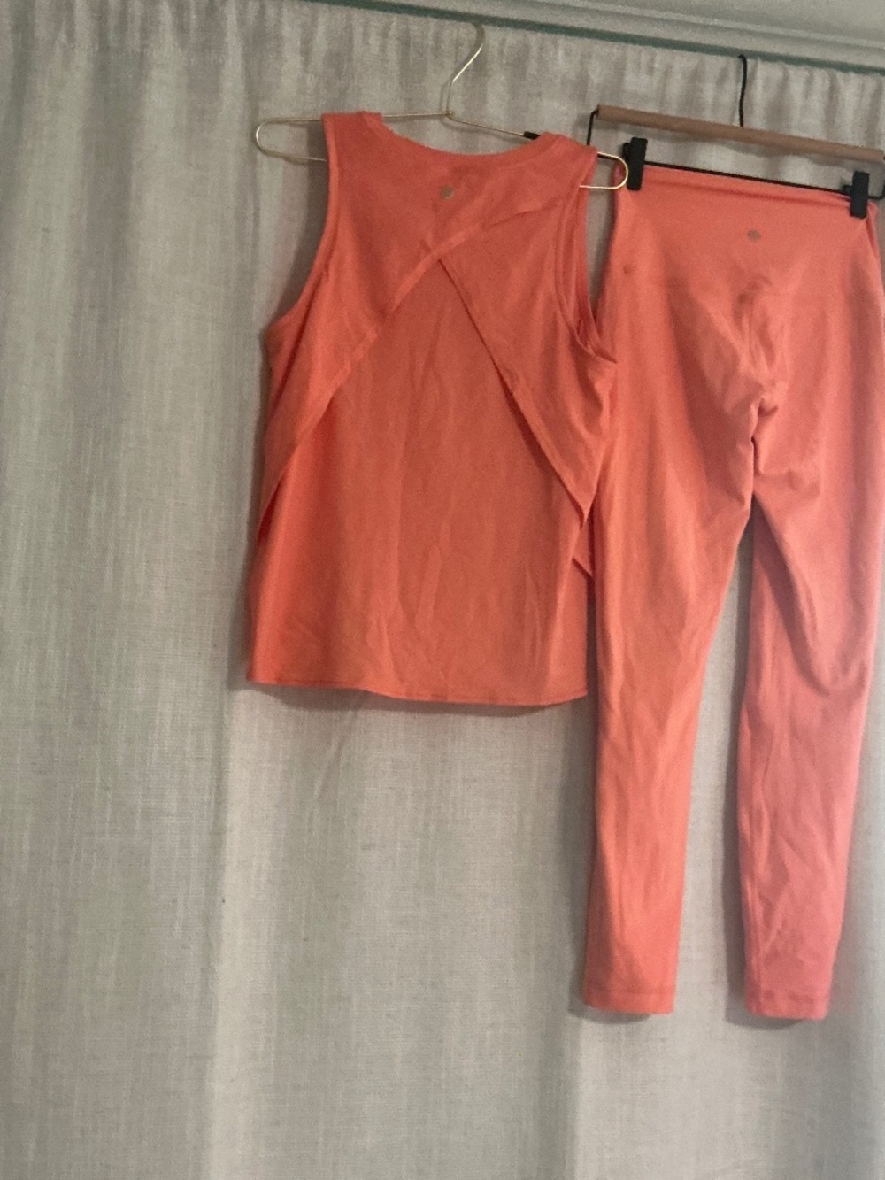 Lulu lemon orange tank and legging. Size 6
